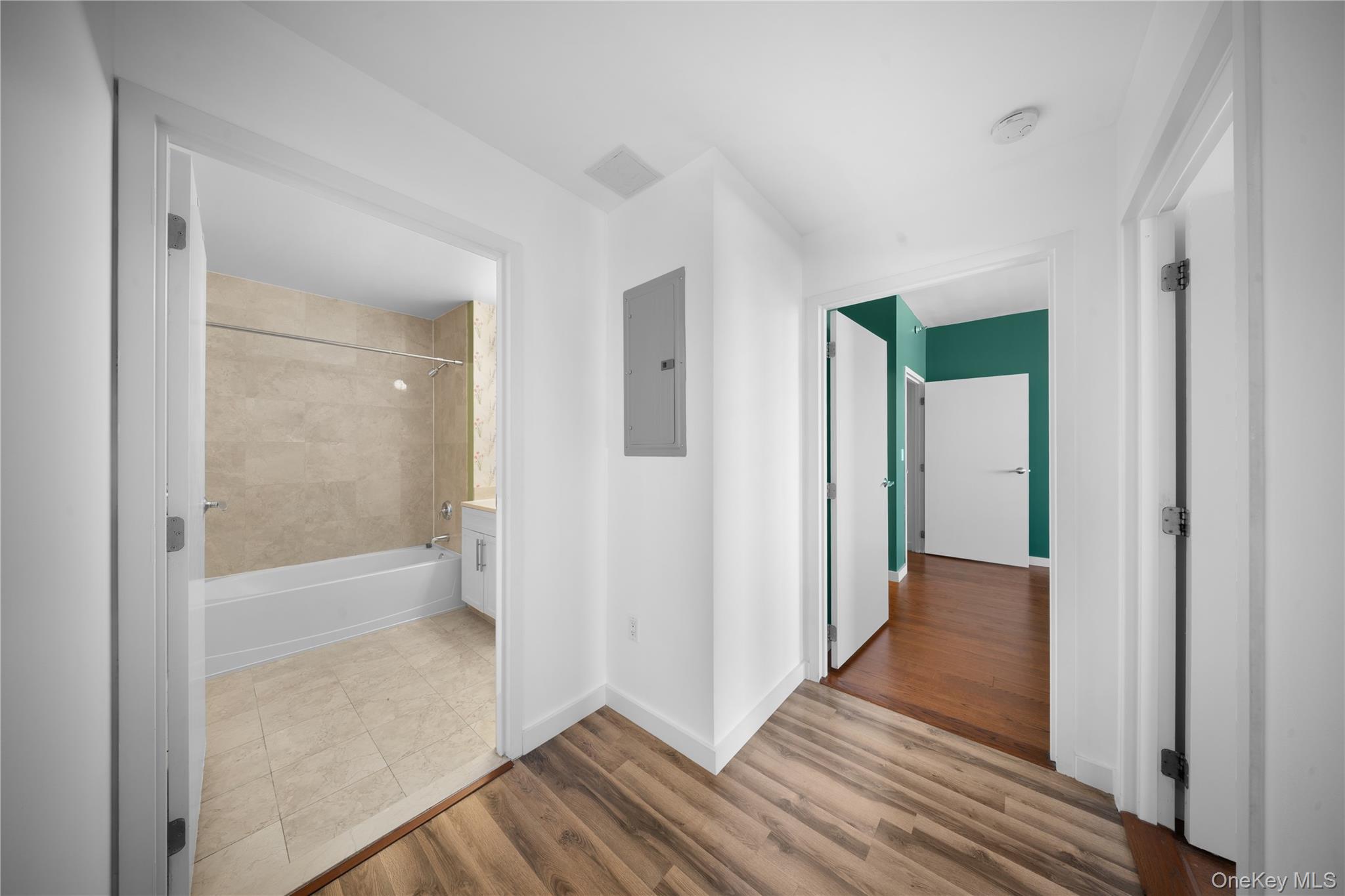 40-26 College Point Boulevard # 18D, Flushing, NY 11354