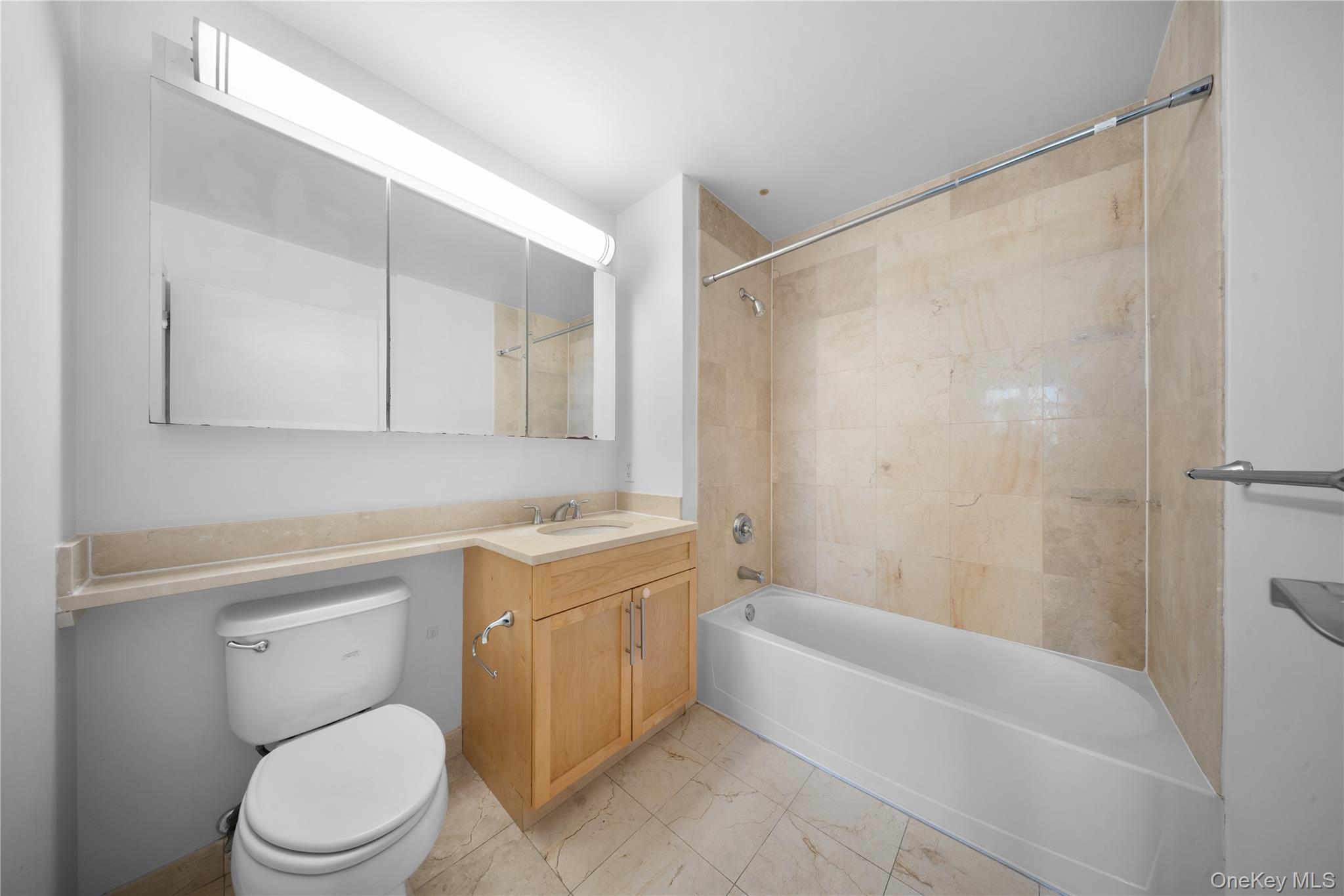 40-26 College Point Boulevard # 18D, Flushing, NY 11354