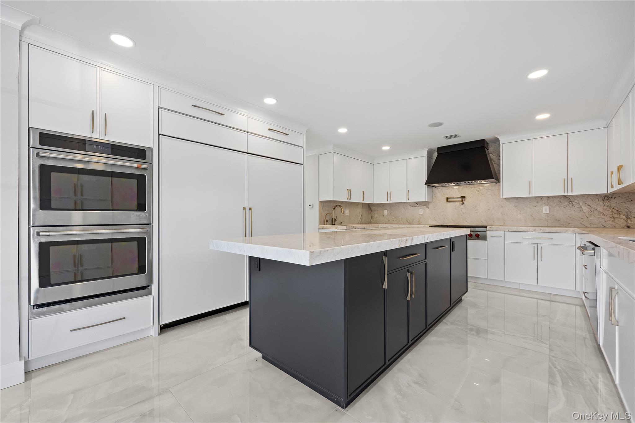 2 Henry Street, Great Neck, NY 11023