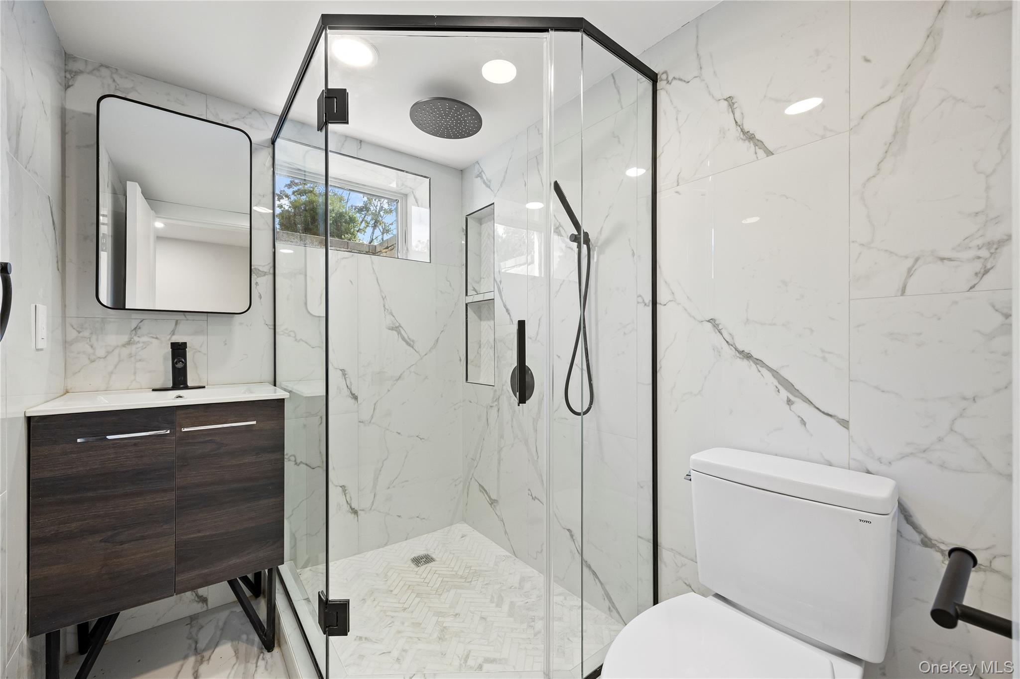 2 Henry Street, Great Neck, NY 11023