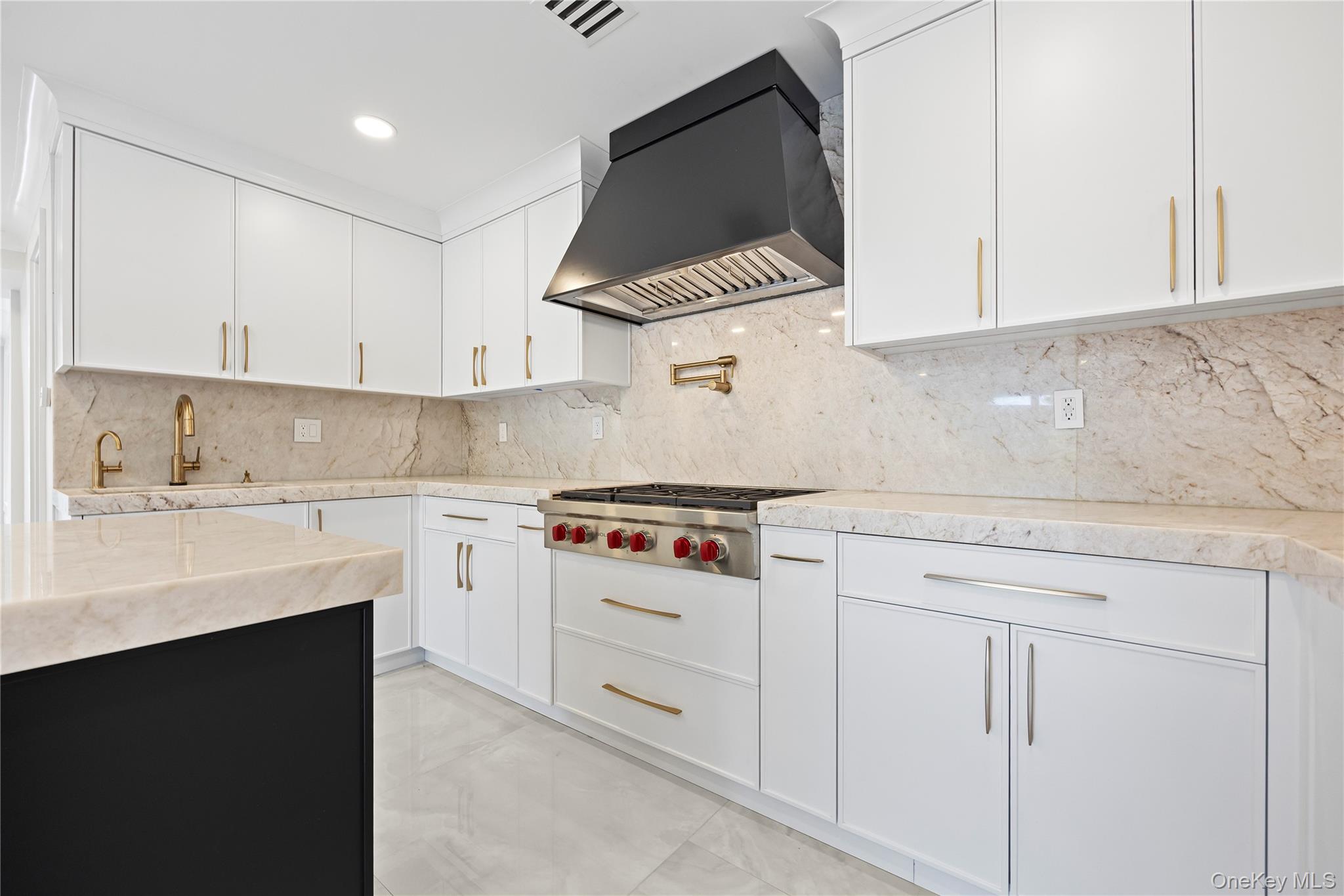 2 Henry Street, Great Neck, NY 11023