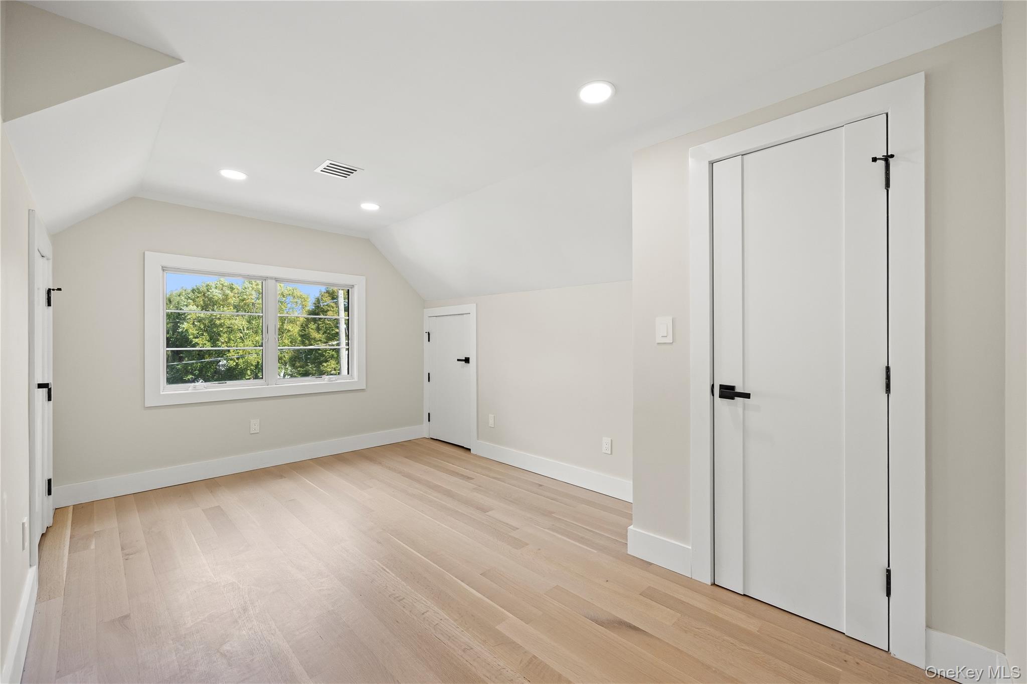 2 Henry Street, Great Neck, NY 11023