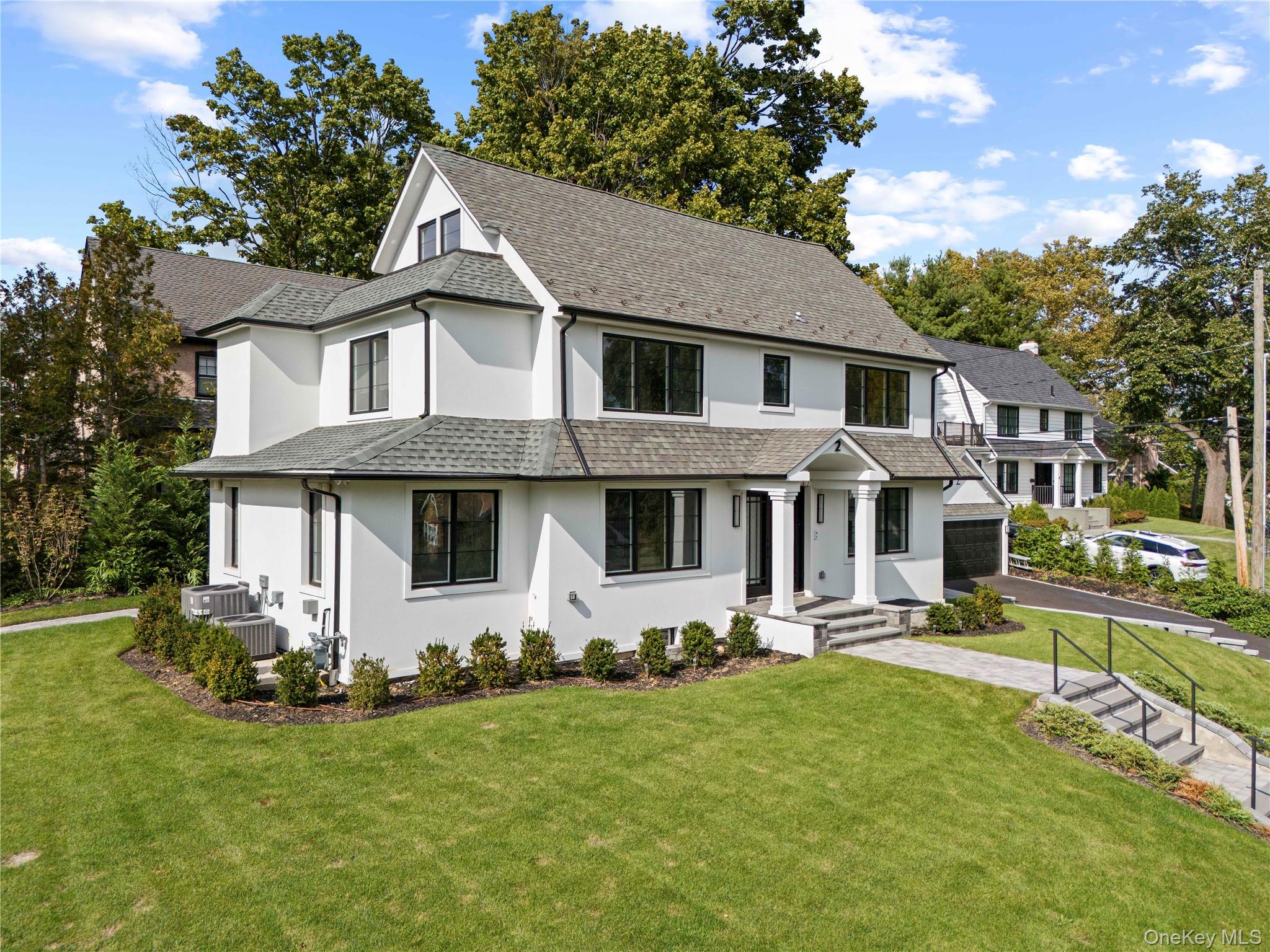 2 Henry Street, Great Neck, NY 11023