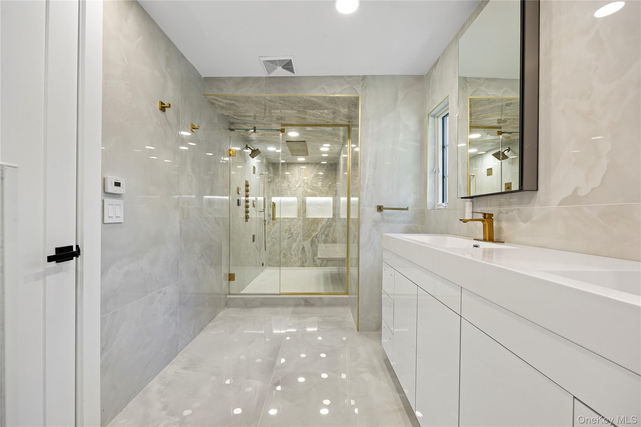 2 Henry Street, Great Neck, NY 11023