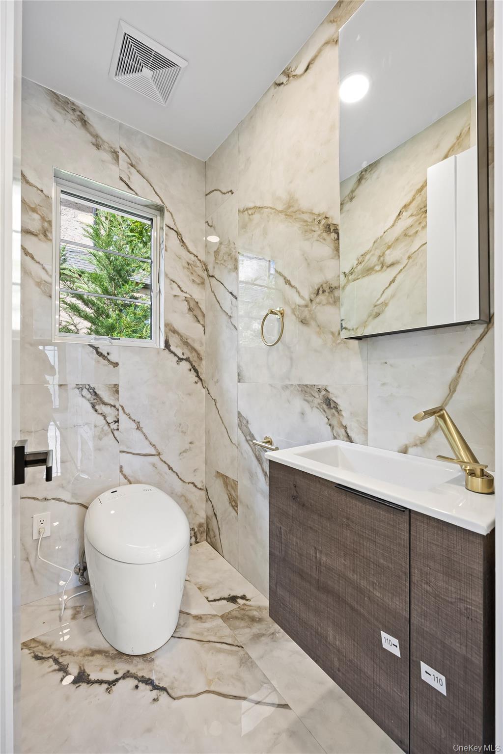 2 Henry Street, Great Neck, NY 11023