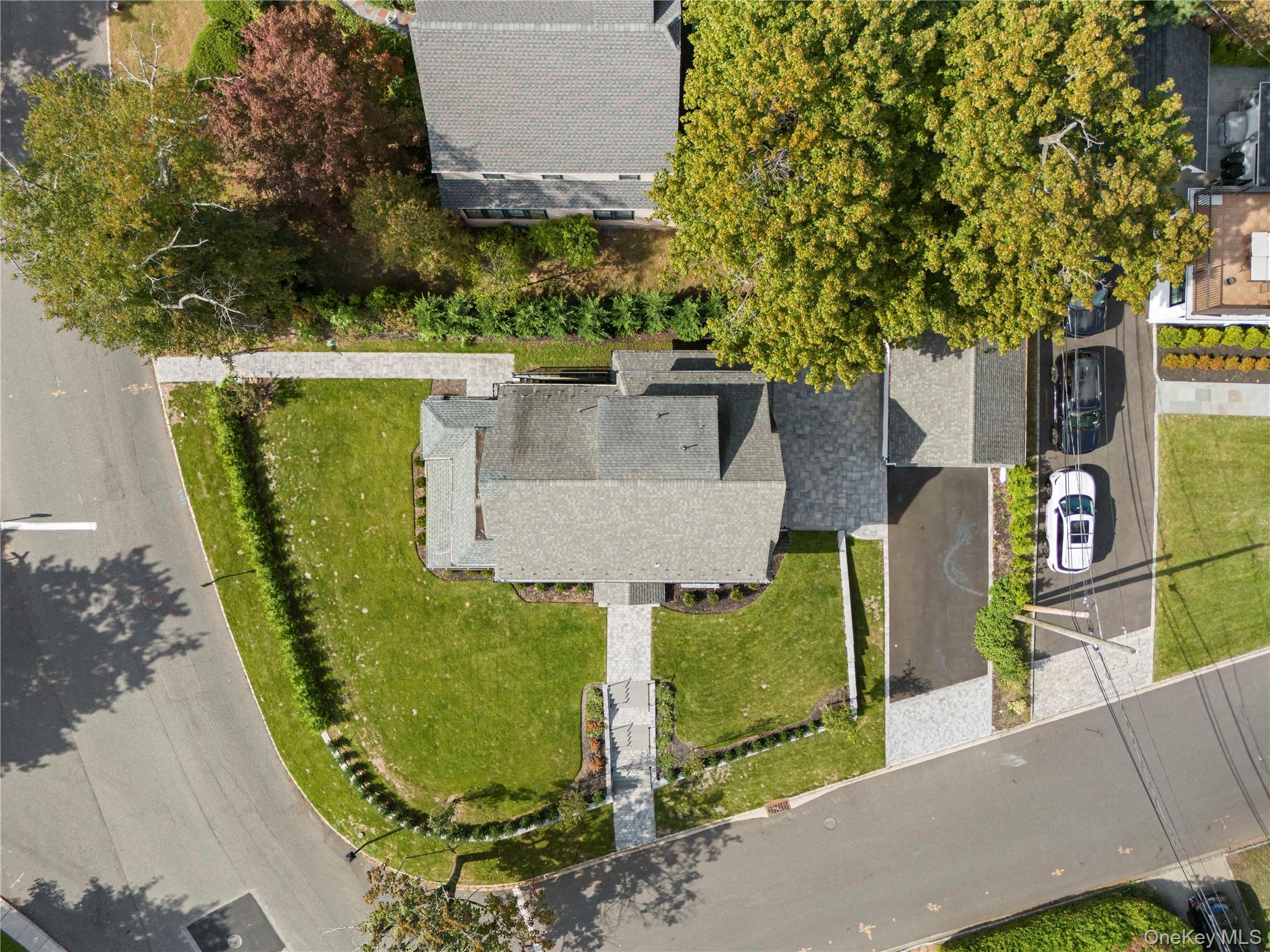 2 Henry Street, Great Neck, NY 11023