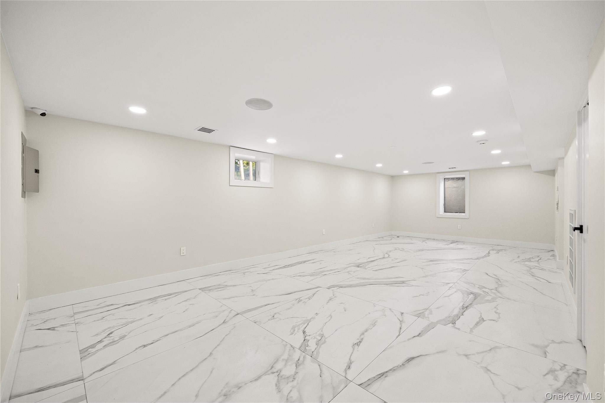 2 Henry Street, Great Neck, NY 11023