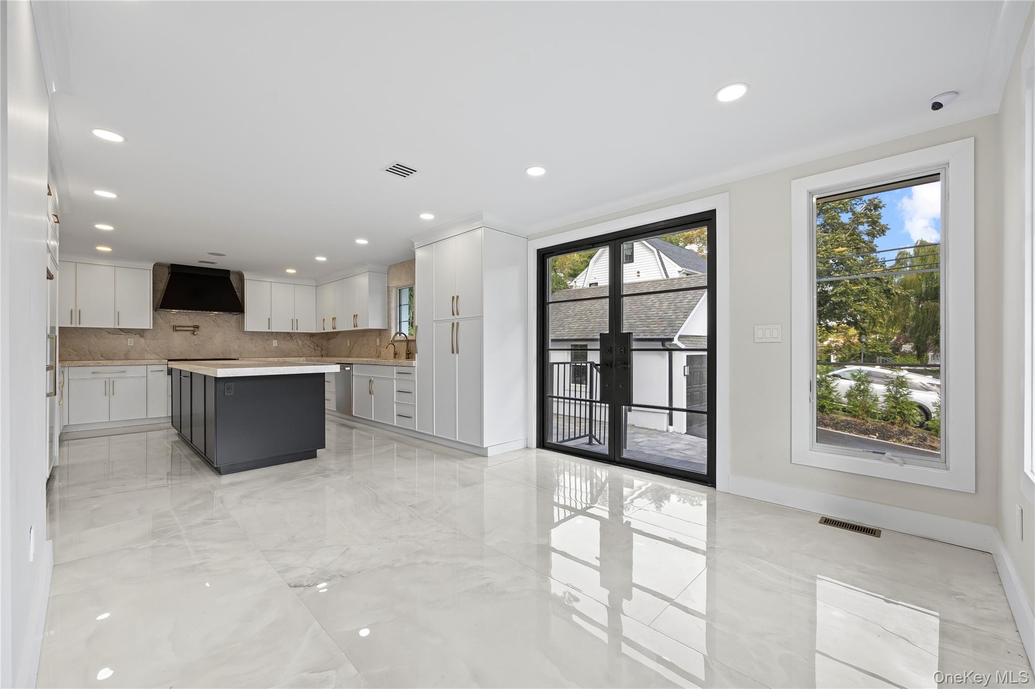 2 Henry Street, Great Neck, NY 11023