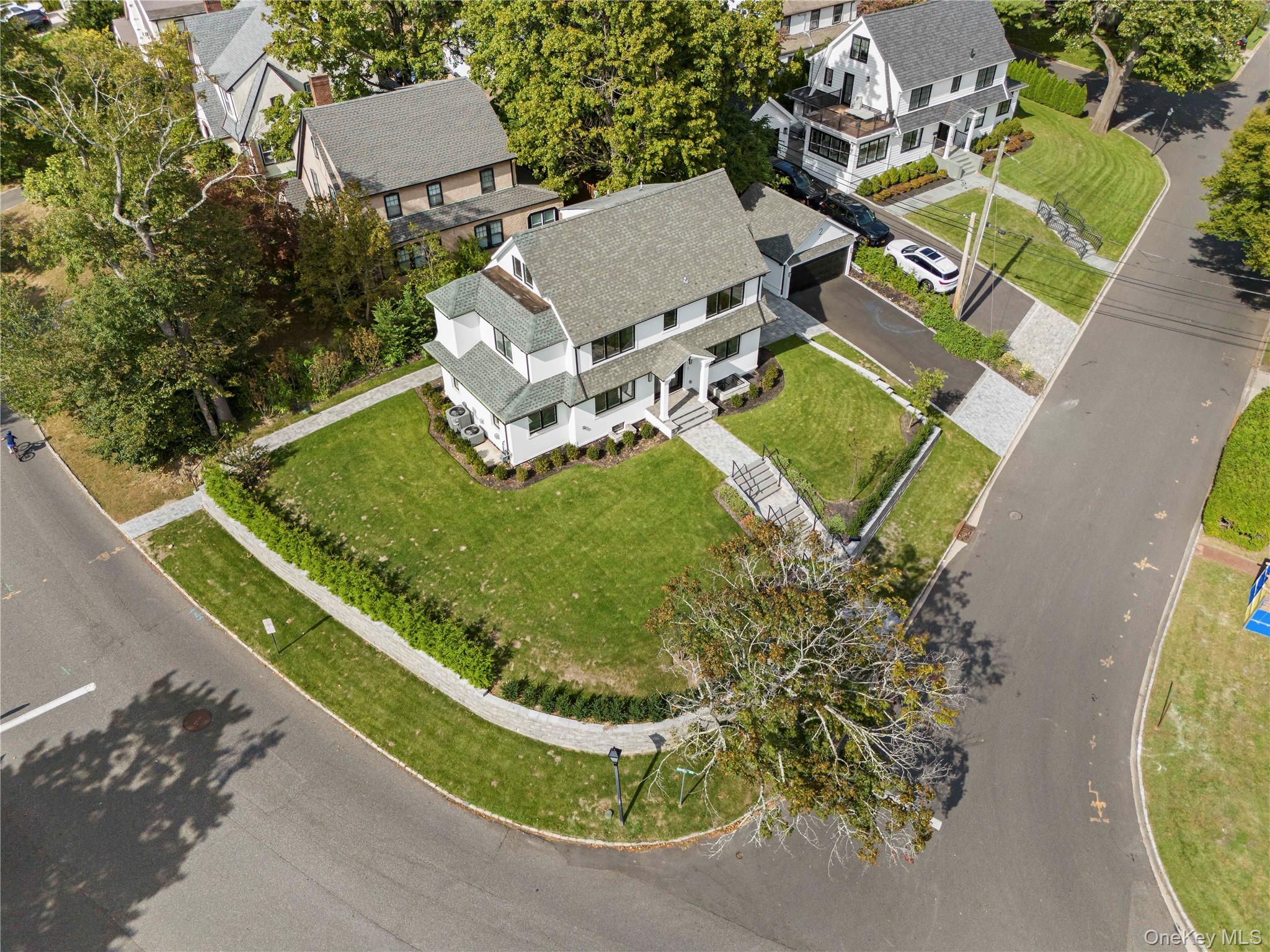 2 Henry Street, Great Neck, NY 11023