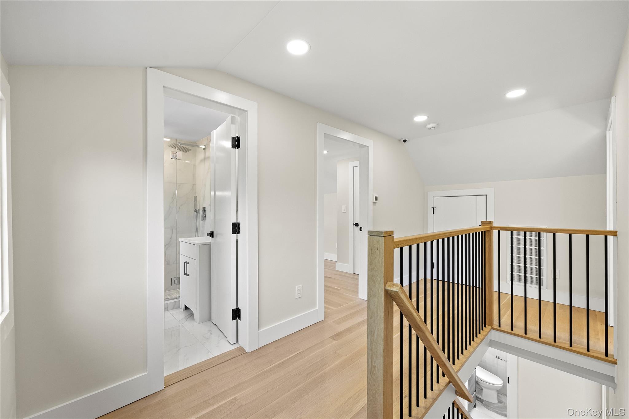 2 Henry Street, Great Neck, NY 11023