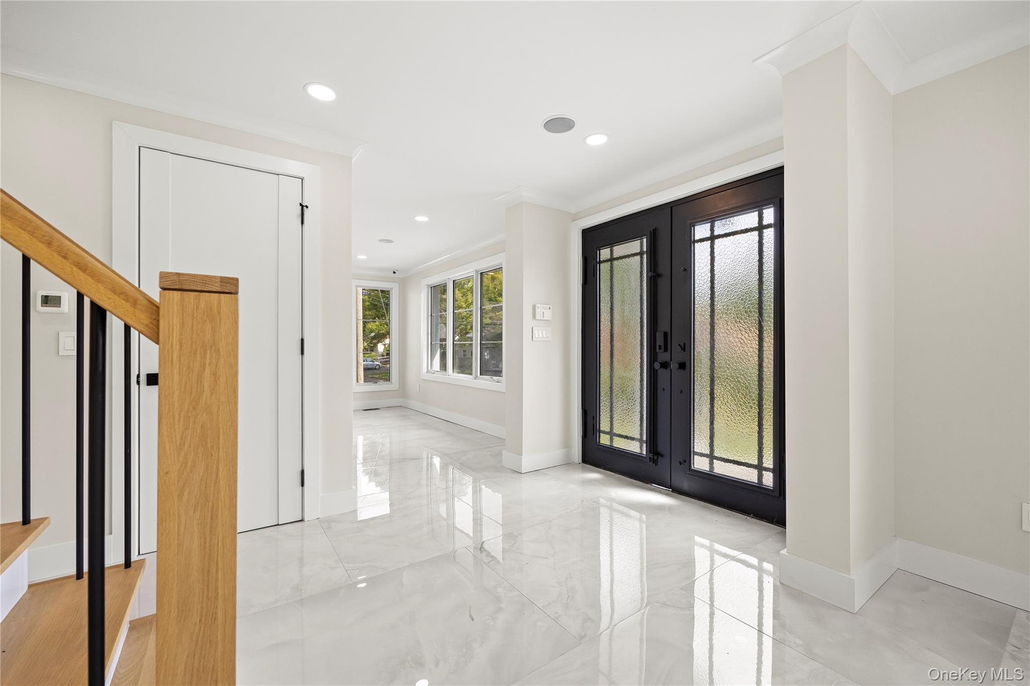 2 Henry Street, Great Neck, NY 11023