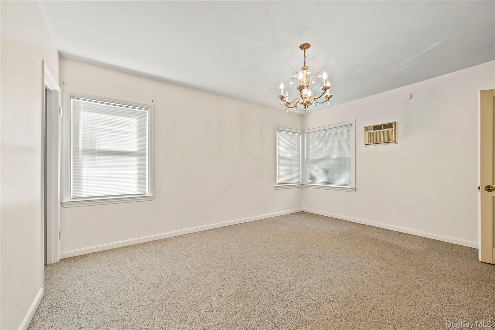 208 Dogwood Road, Valley Stream, NY 11580