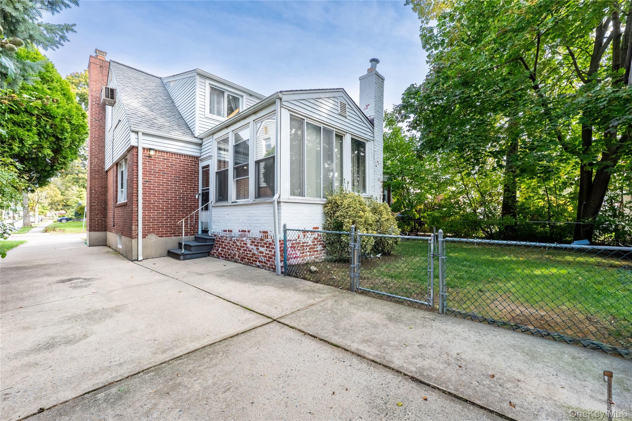 208 Dogwood Road, Valley Stream, NY 11580