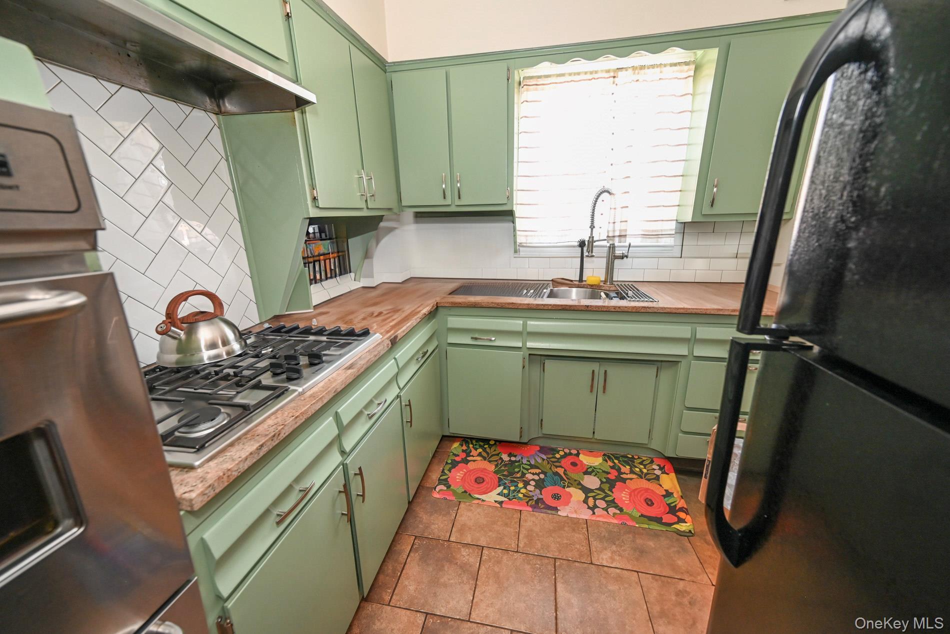 8223 Caldwell Avenue, Middle Village, NY 11379