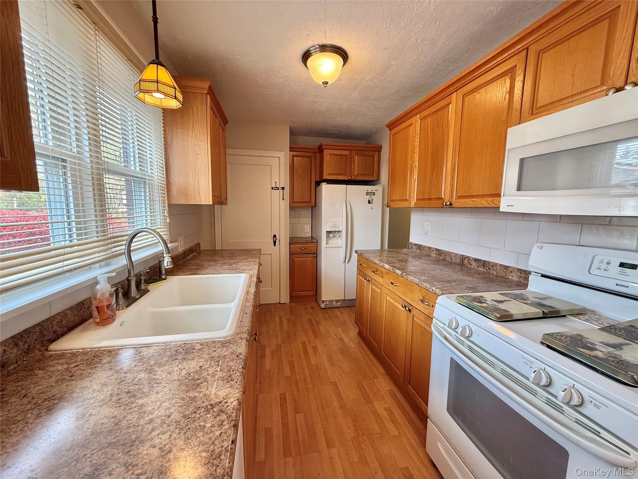 10 Cottage Avenue, Nanuet, NY 10954