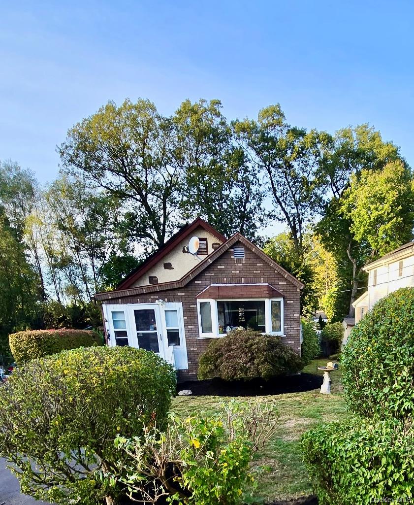10 Cottage Avenue, Nanuet, NY 10954