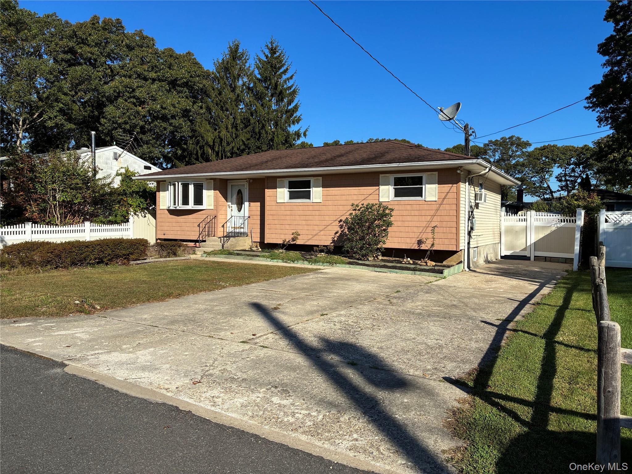 281 Fir Grove Road, Ronkonkoma, NY 11779