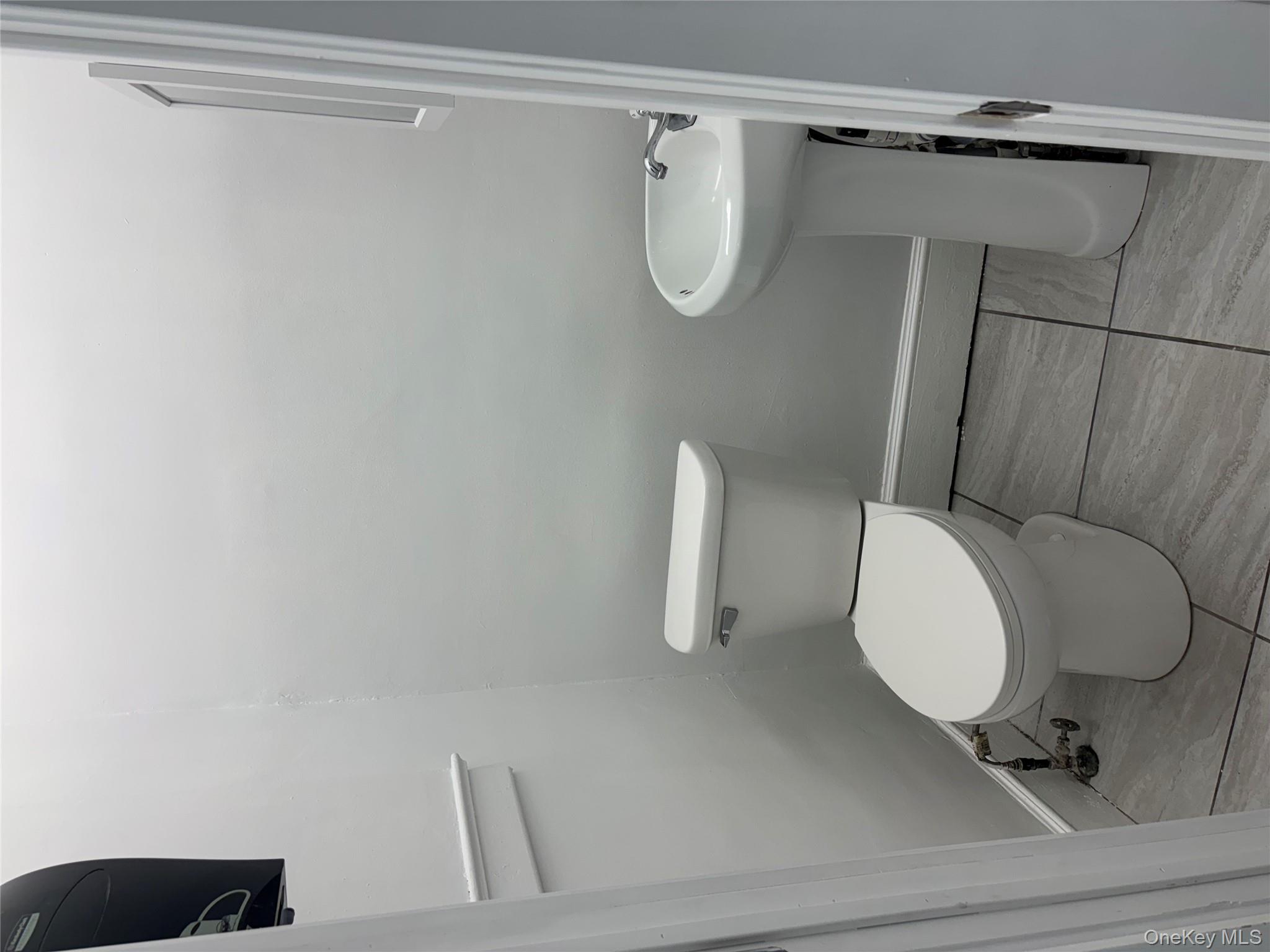 271 (267) Broadway, Bethpage, NY 11714