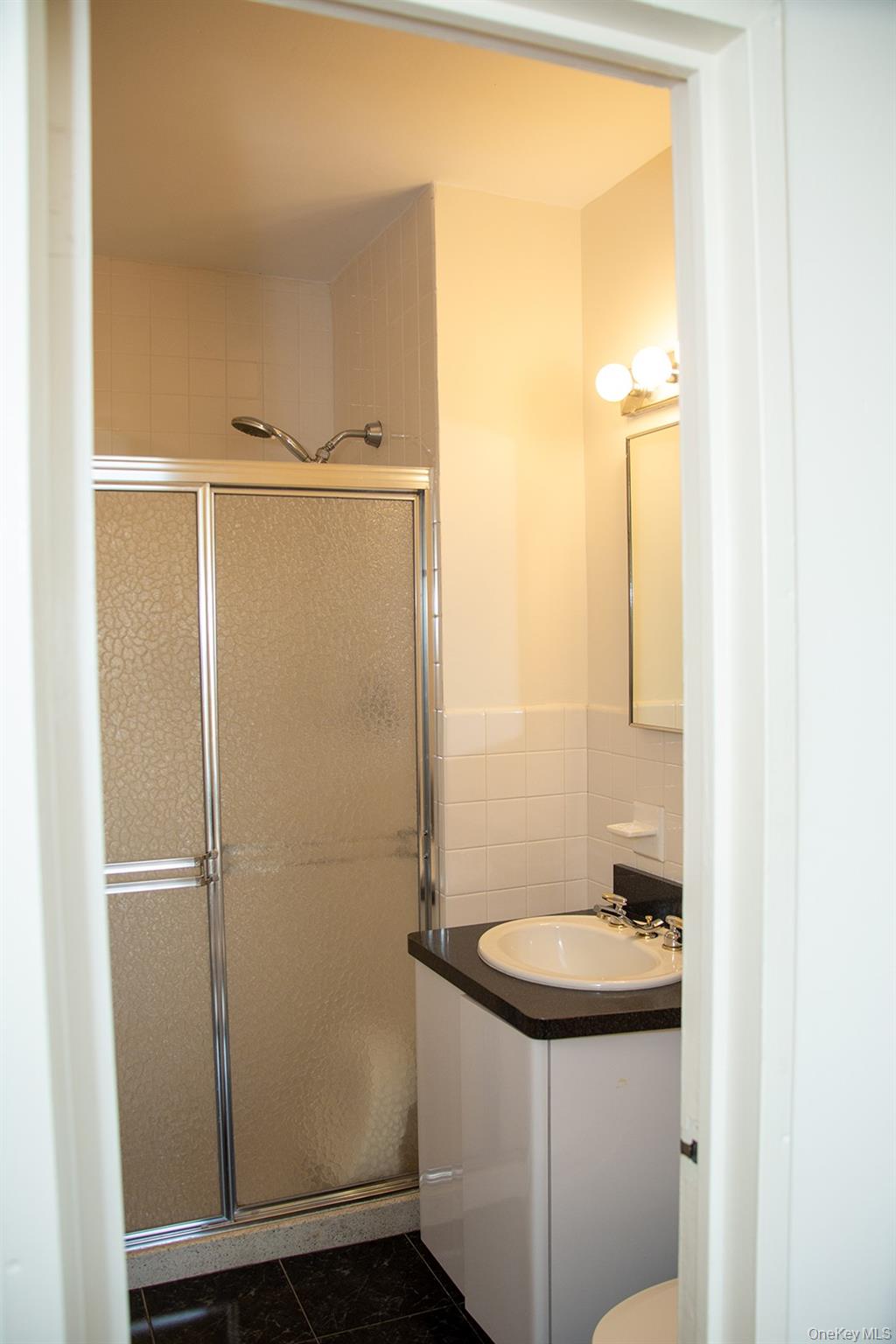 27110 grand central Parkway # 19V, Floral Park, NY 11005