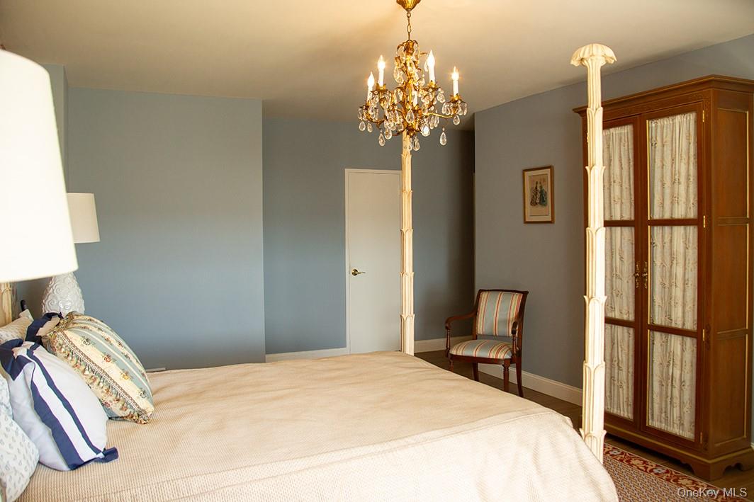 27110 grand central Parkway # 19V, Floral Park, NY 11005