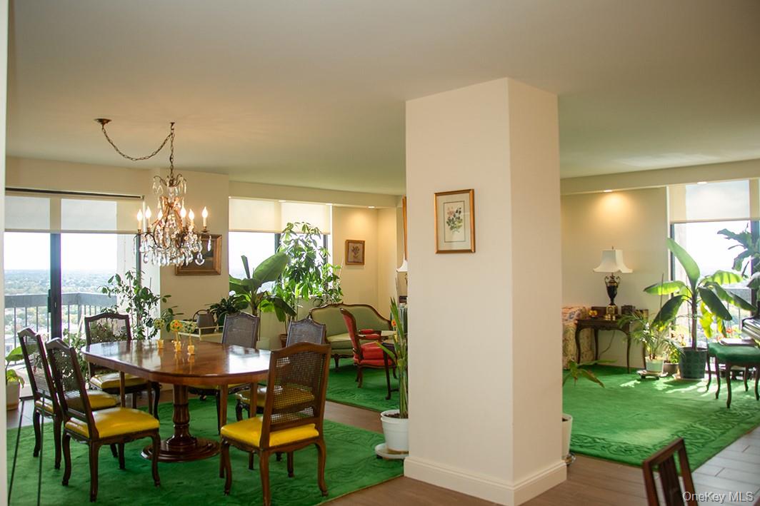 27110 grand central Parkway # 19V, Floral Park, NY 11005