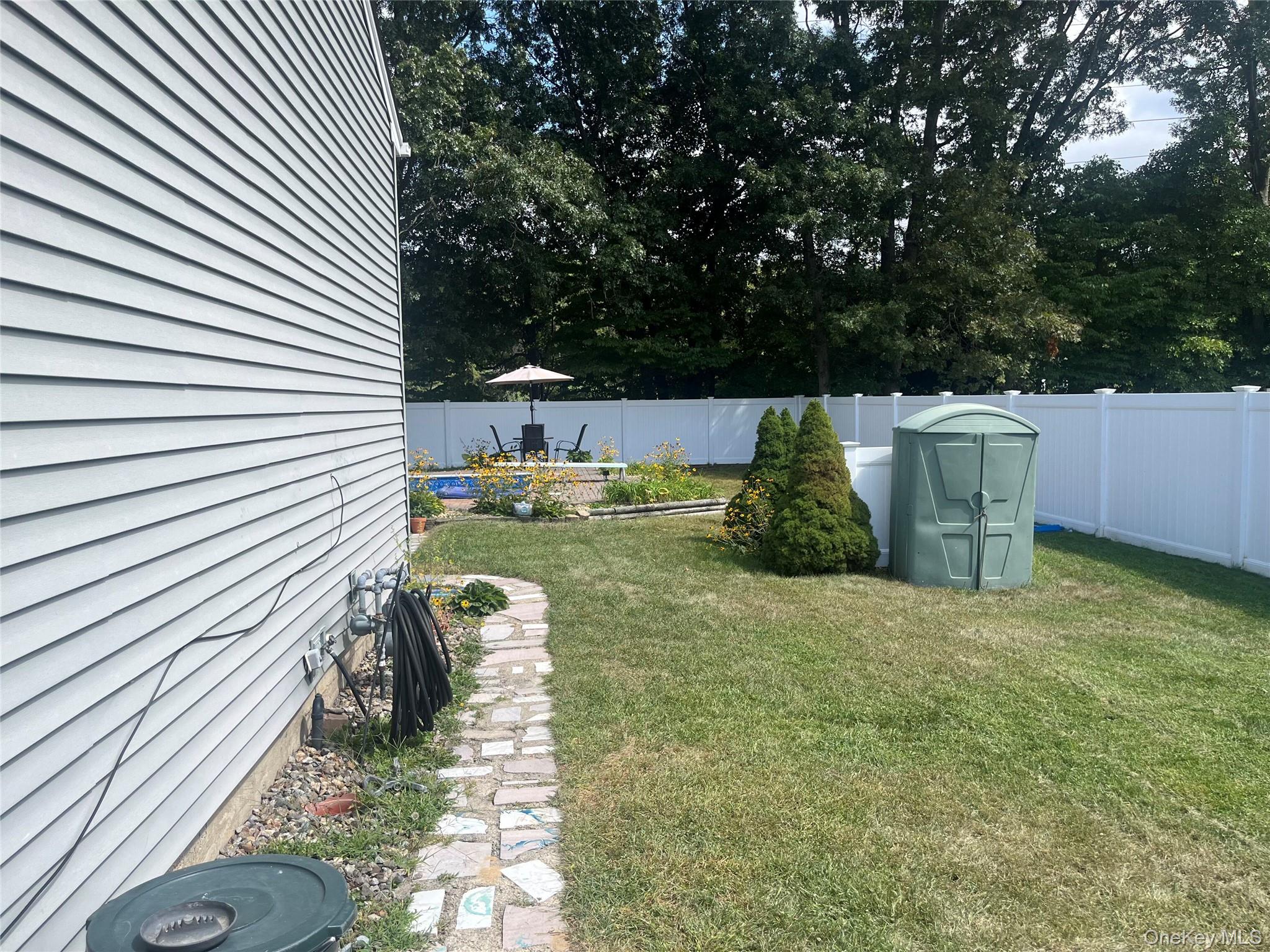 149 Avenue C, Holbrook, NY 11741