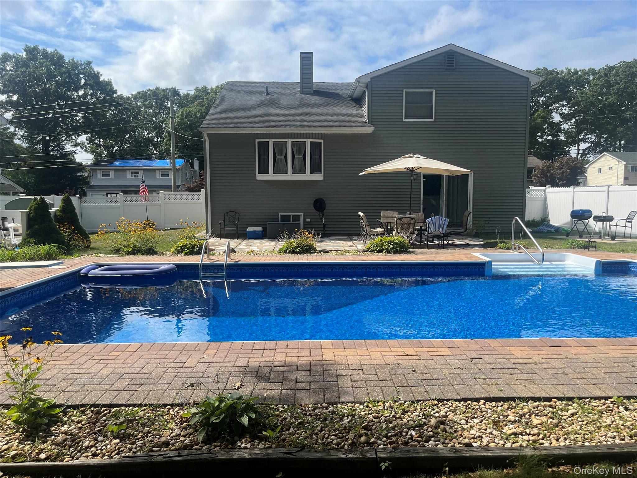 149 Avenue C, Holbrook, NY 11741