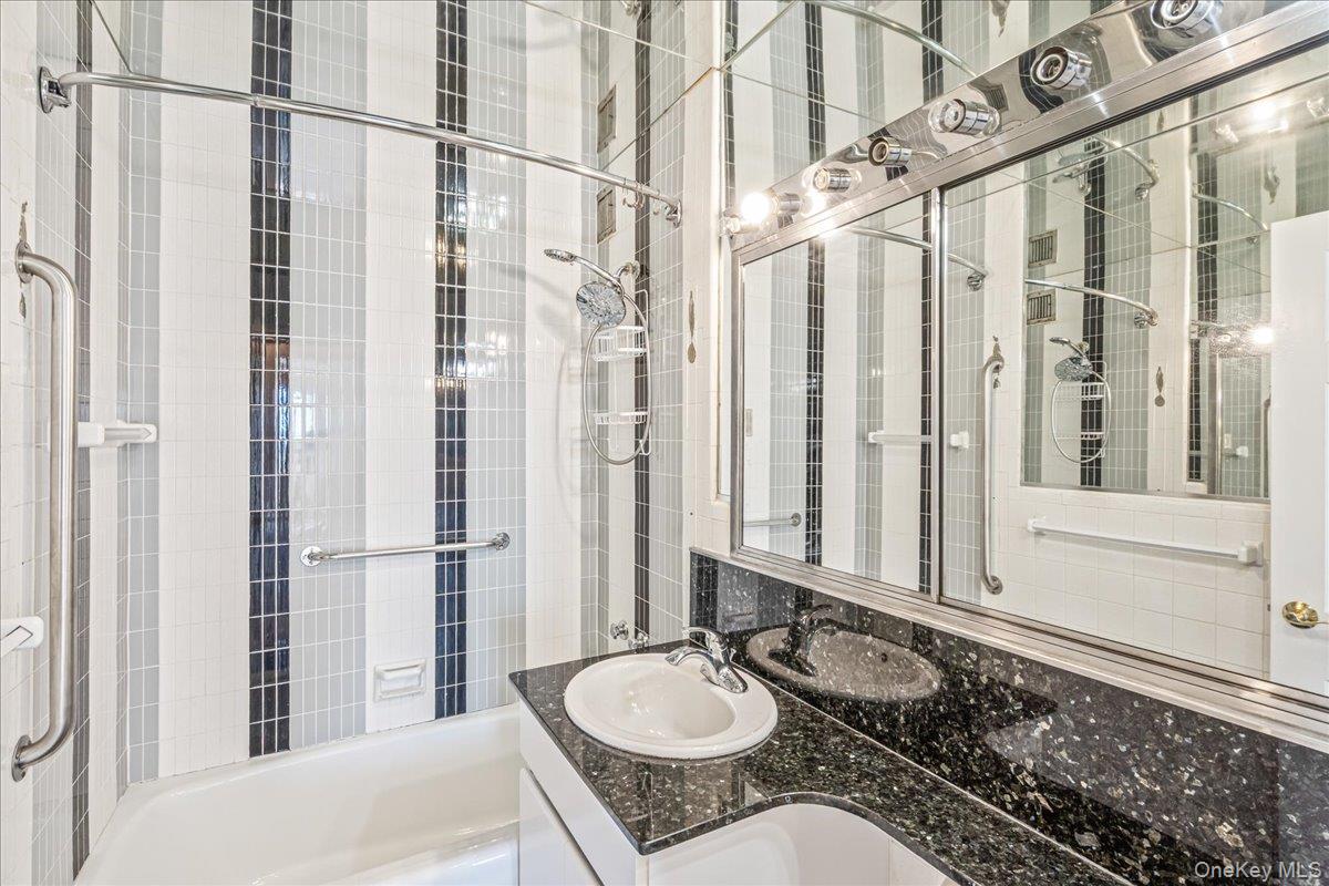 18-15 215th Street # 15B, Bayside, NY 11360