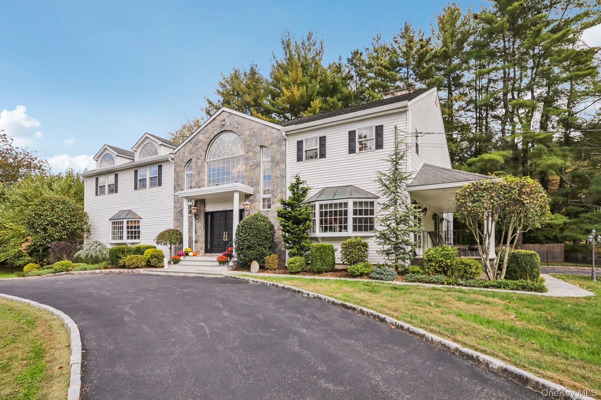 39 Virginia Lane, Thornwood, NY 10594