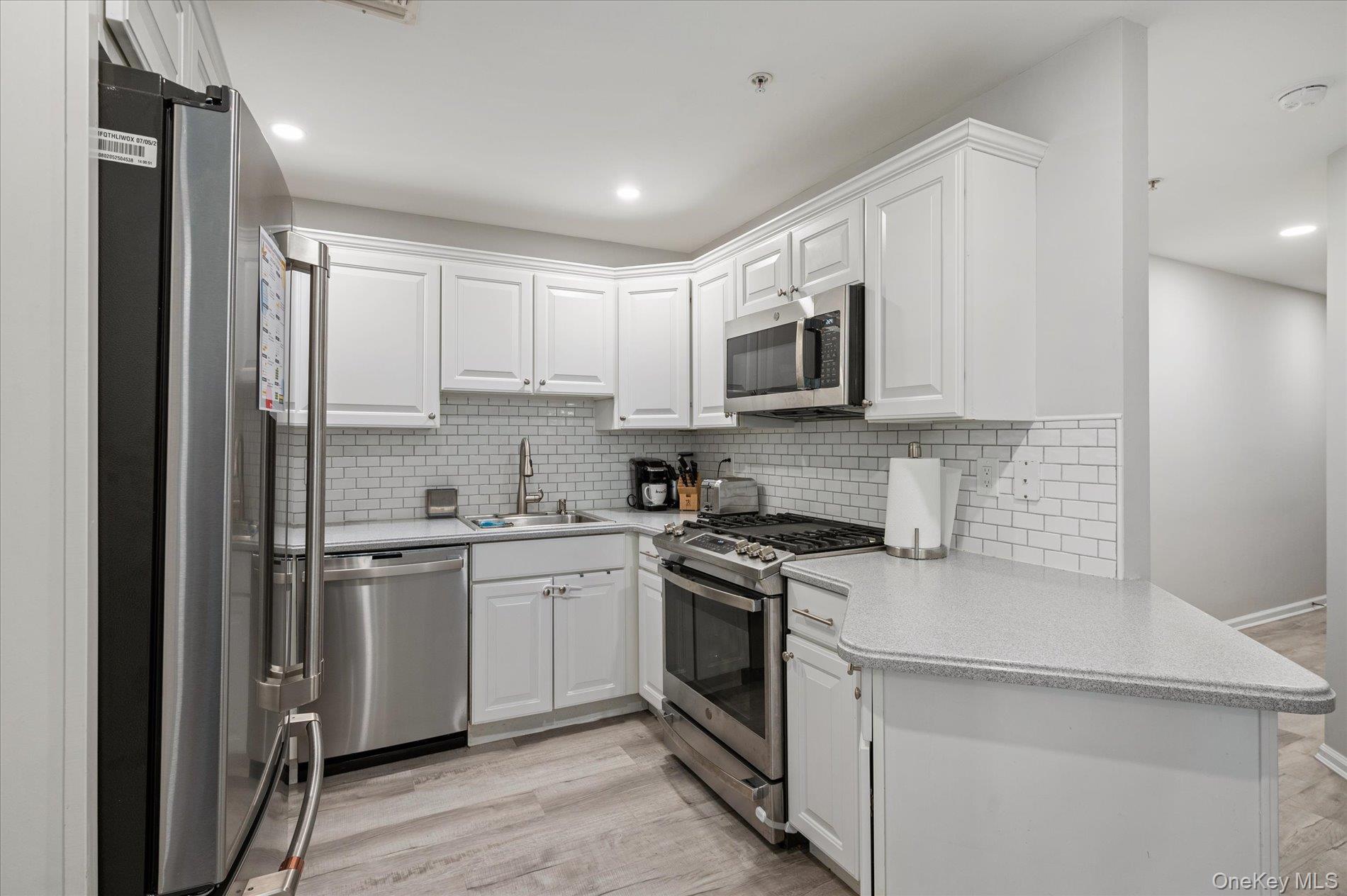 26 Lorien Place, Melville, NY 11747