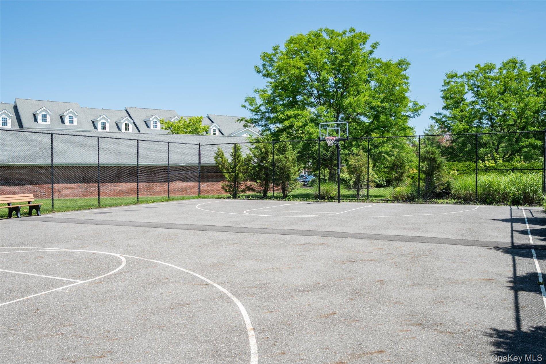 26 Lorien Place, Melville, NY 11747