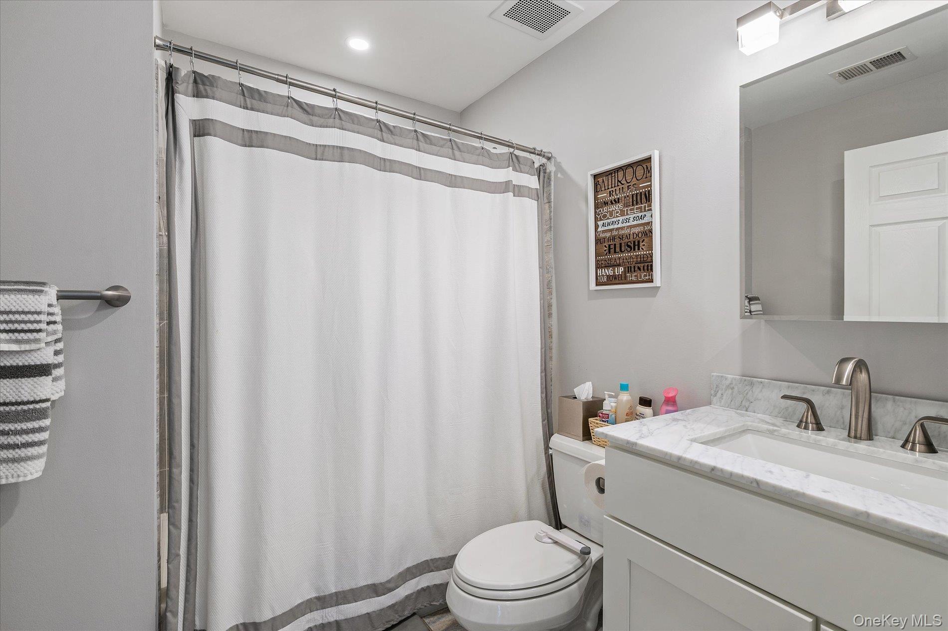 26 Lorien Place, Melville, NY 11747