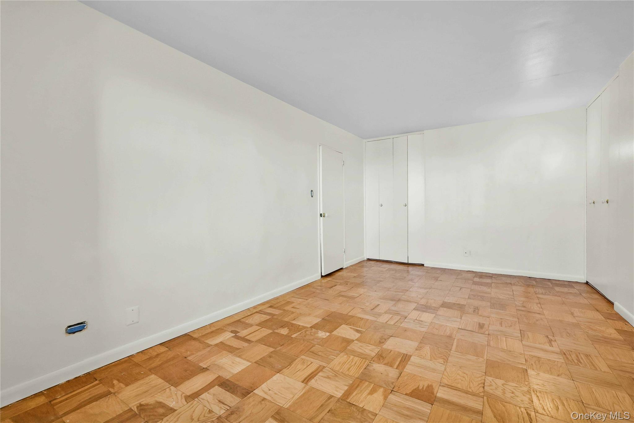 6120 Grand Central Parkway # B605, Forest Hills, NY 11375