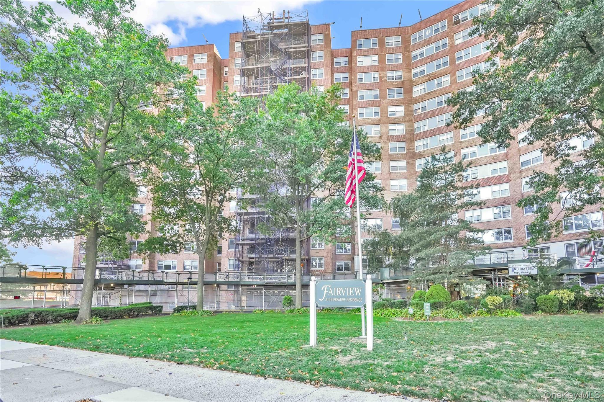 6120 Grand Central Parkway # B605, Forest Hills, NY 11375