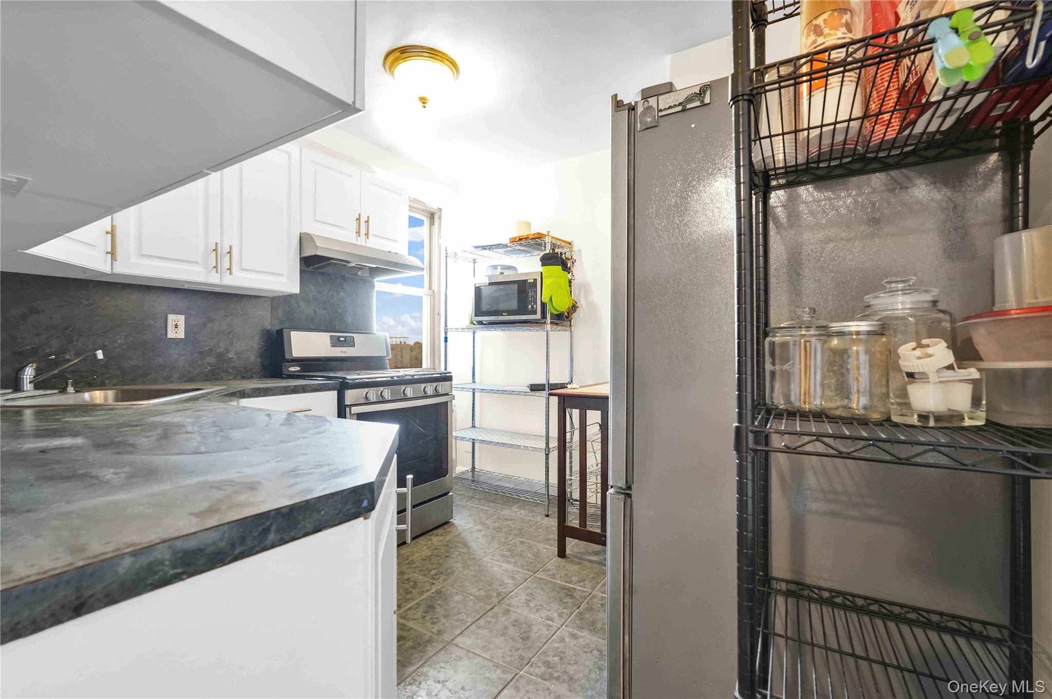 6120 Grand Central Parkway # B605, Forest Hills, NY 11375