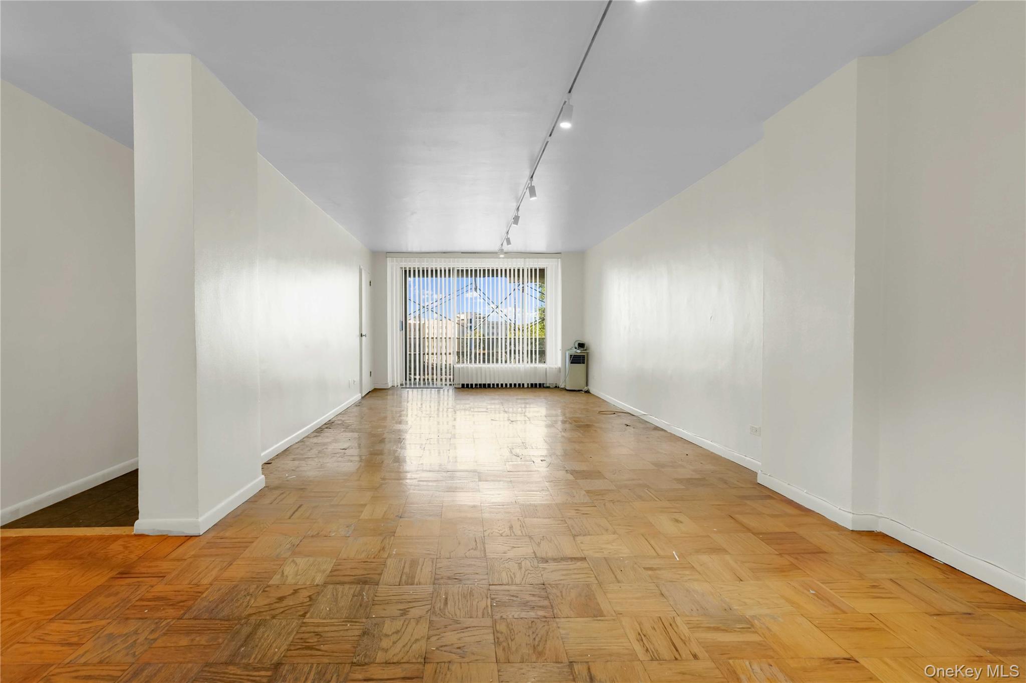 6120 Grand Central Parkway # B605, Forest Hills, NY 11375