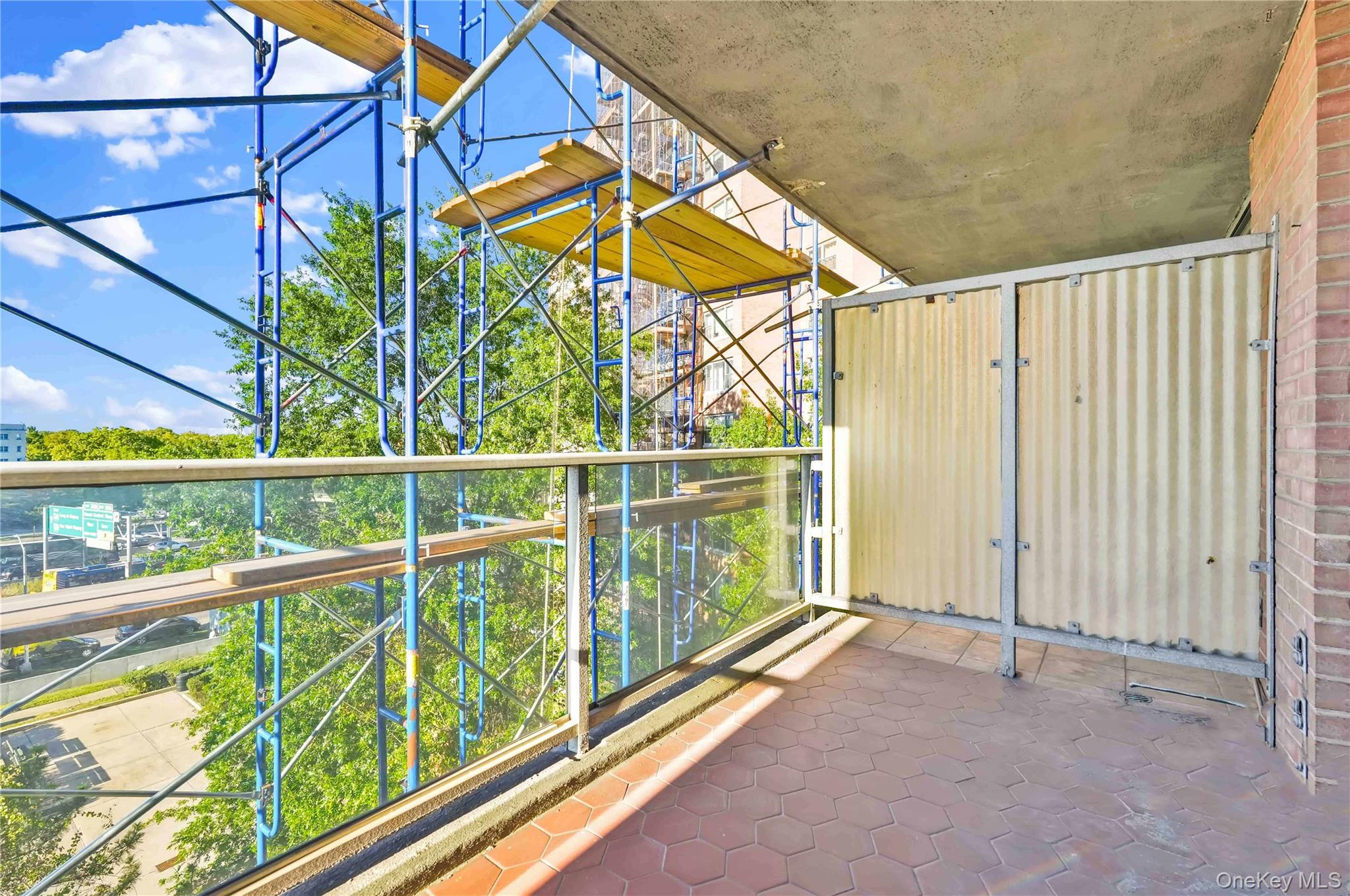 6120 Grand Central Parkway # B605, Forest Hills, NY 11375