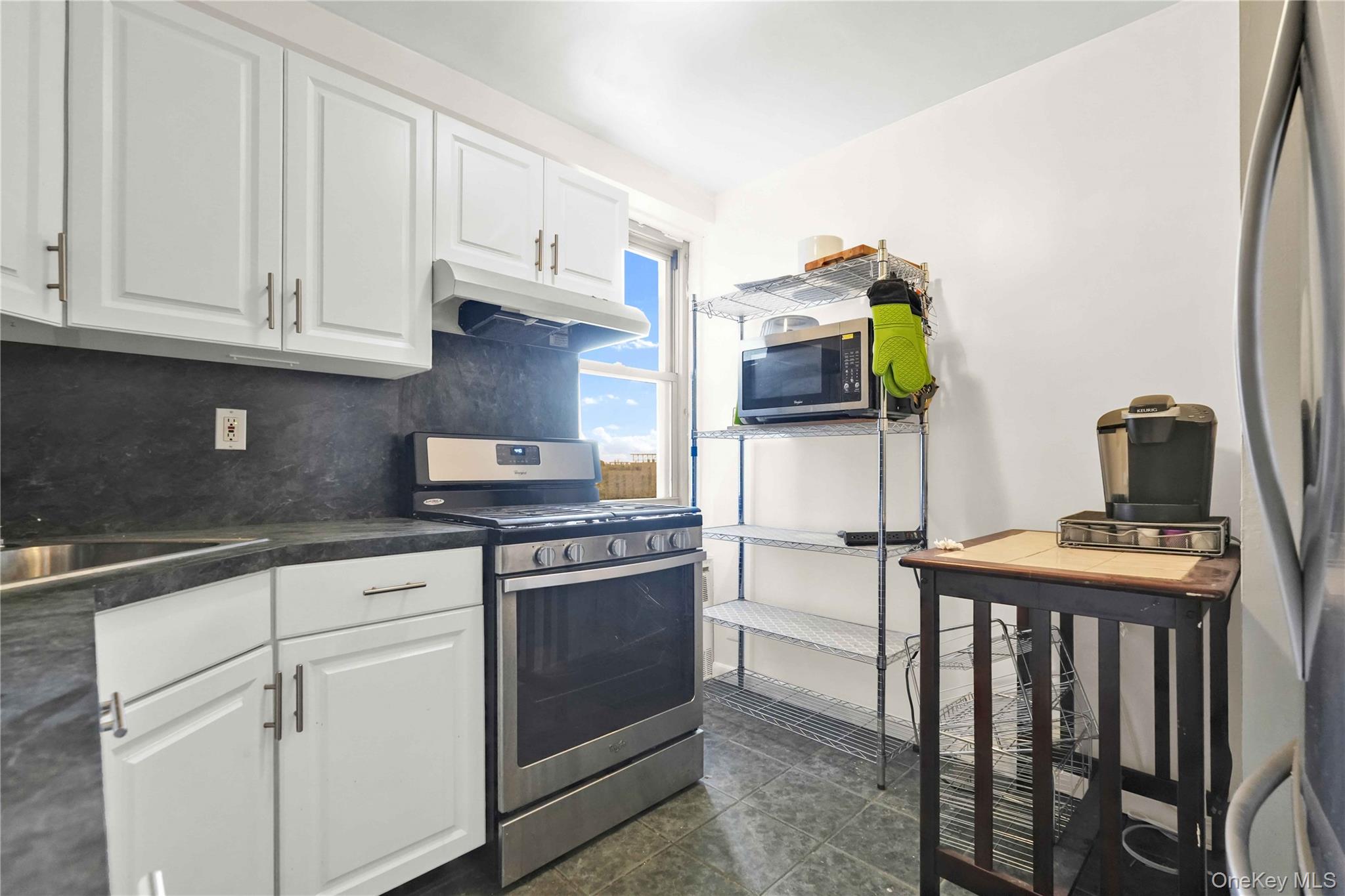 6120 Grand Central Parkway # B605, Forest Hills, NY 11375