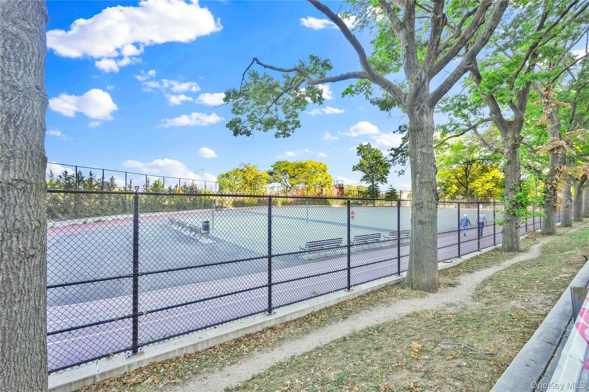 6120 Grand Central Parkway # B605, Forest Hills, NY 11375