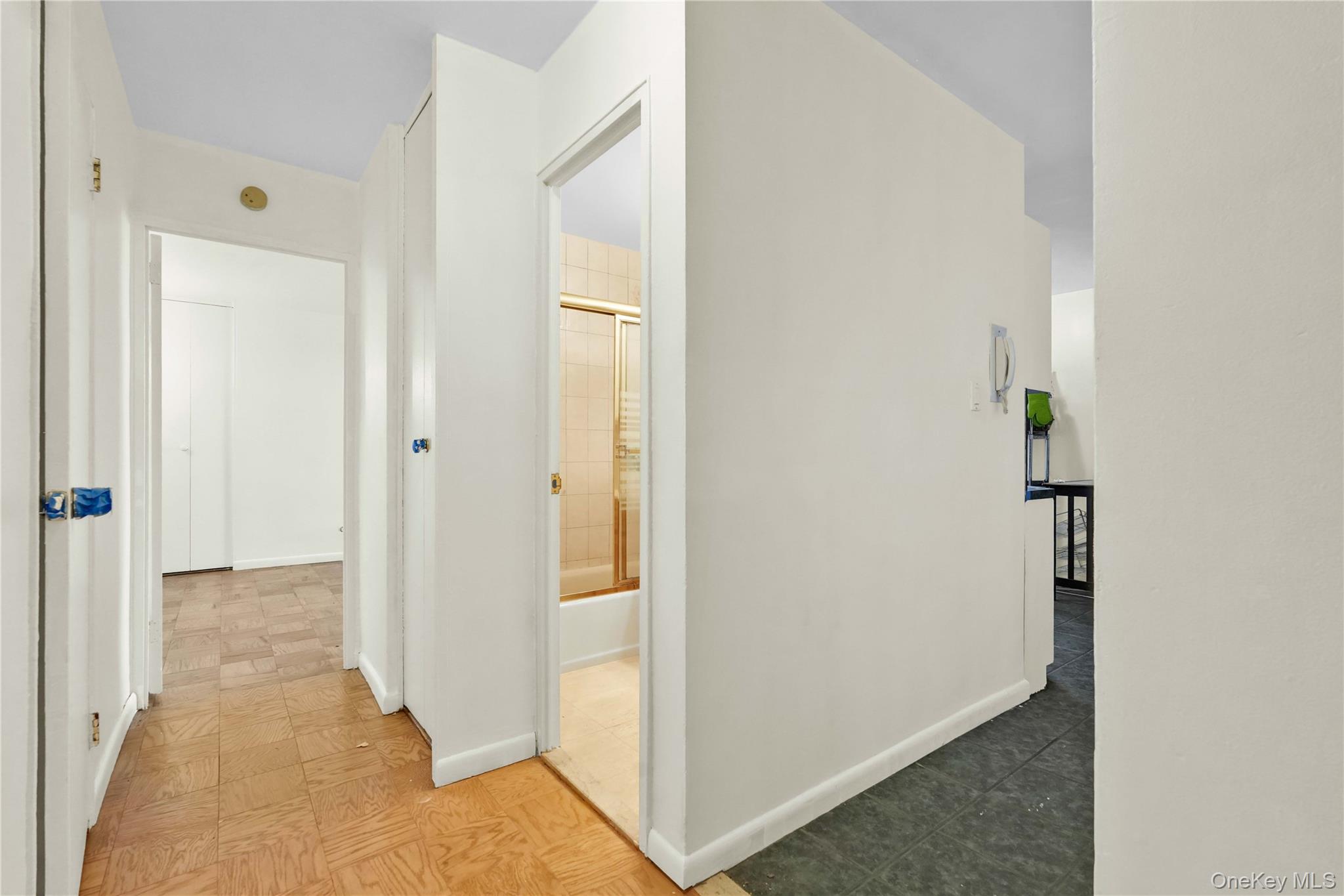 6120 Grand Central Parkway # B605, Forest Hills, NY 11375