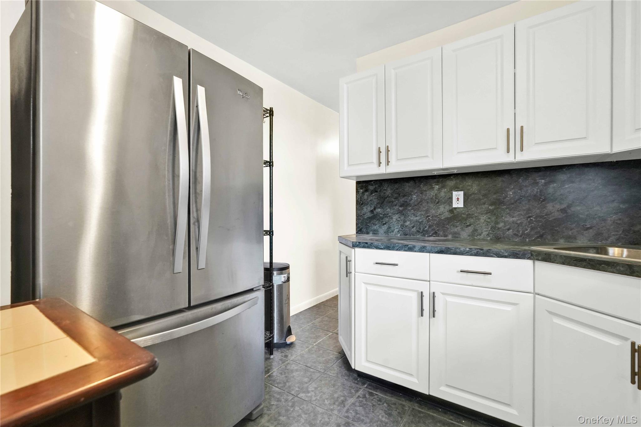 6120 Grand Central Parkway # B605, Forest Hills, NY 11375