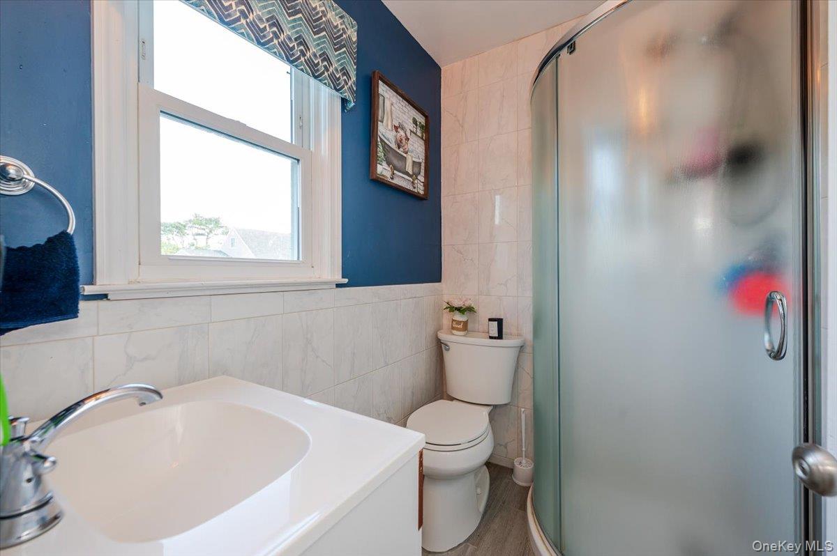 165 Tremont Road, Lindenhurst, NY 11757