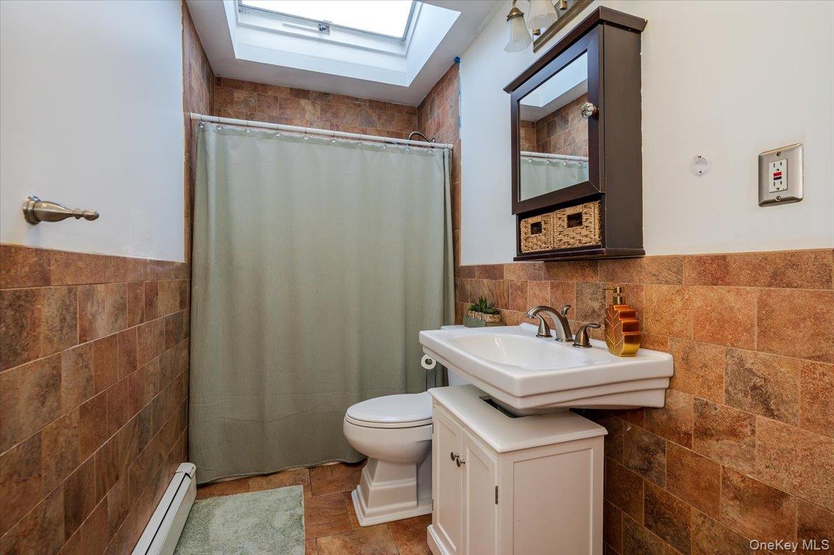 165 Tremont Road, Lindenhurst, NY 11757