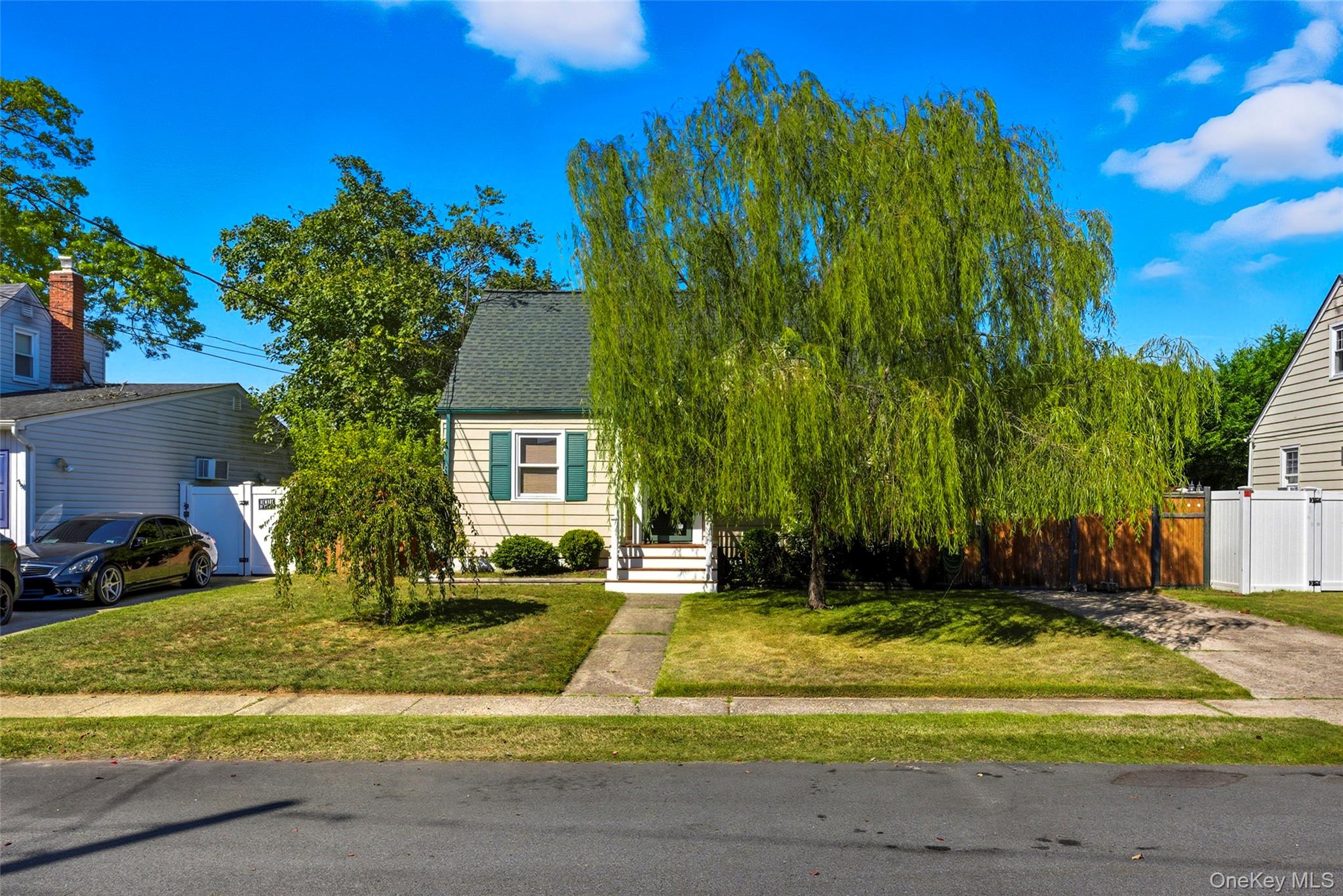 307 Ferndale Court, Copiague, NY 11726