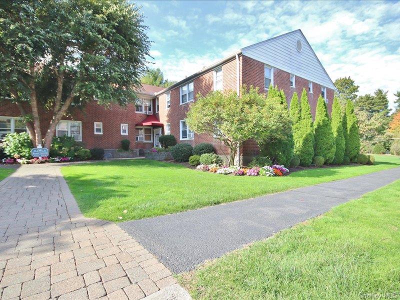 10 Bryant Gardens # 2L, White Plains, NY 10605
