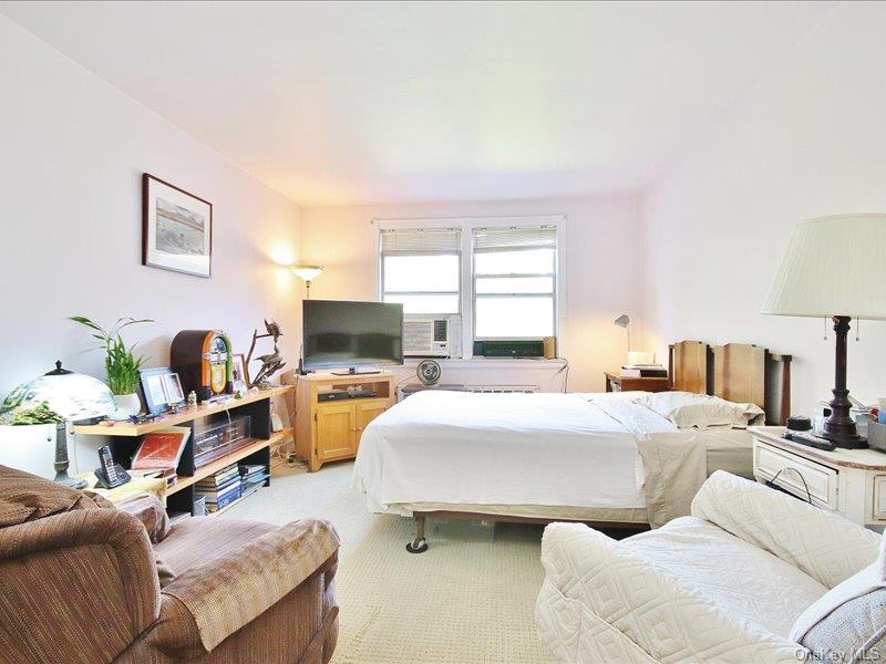 10 Bryant Gardens # 2L, White Plains, NY 10605