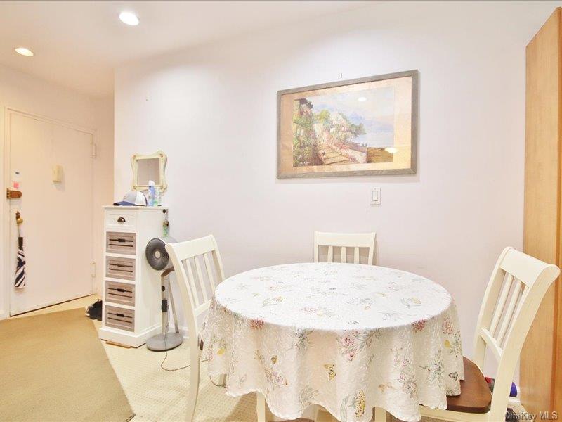 10 Bryant Gardens # 2L, White Plains, NY 10605