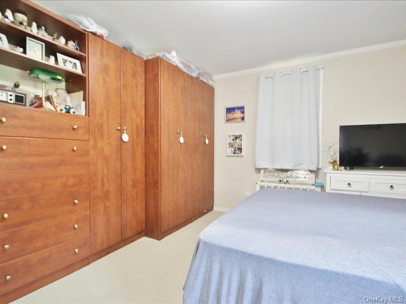 10 Bryant Gardens # 2L, White Plains, NY 10605