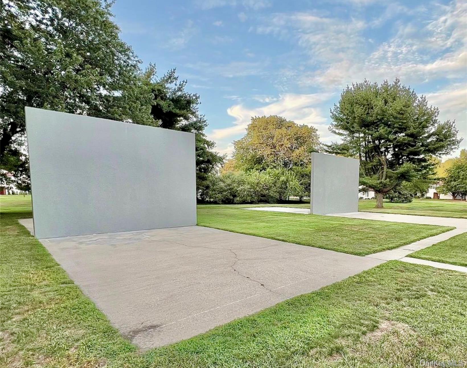8 Potomac Court, Coram, NY 11727