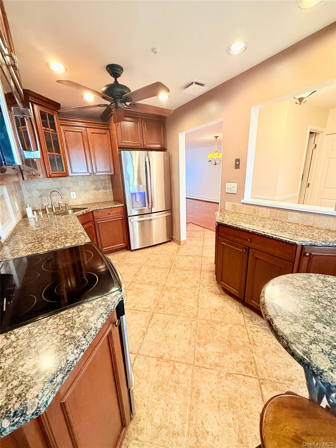 8 Potomac Court, Coram, NY 11727